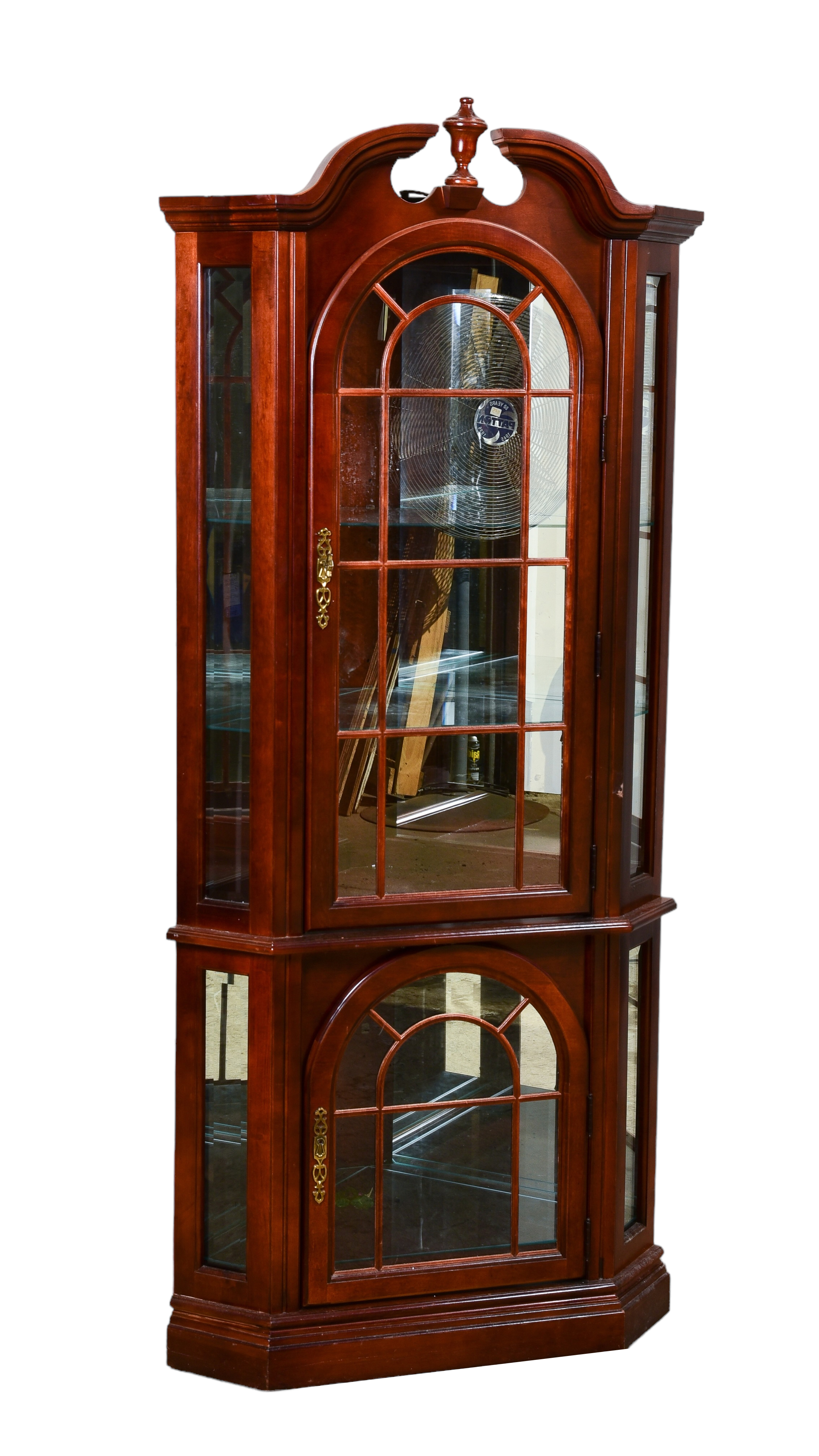 Pulaski mahogany 1-pc display cabinet,