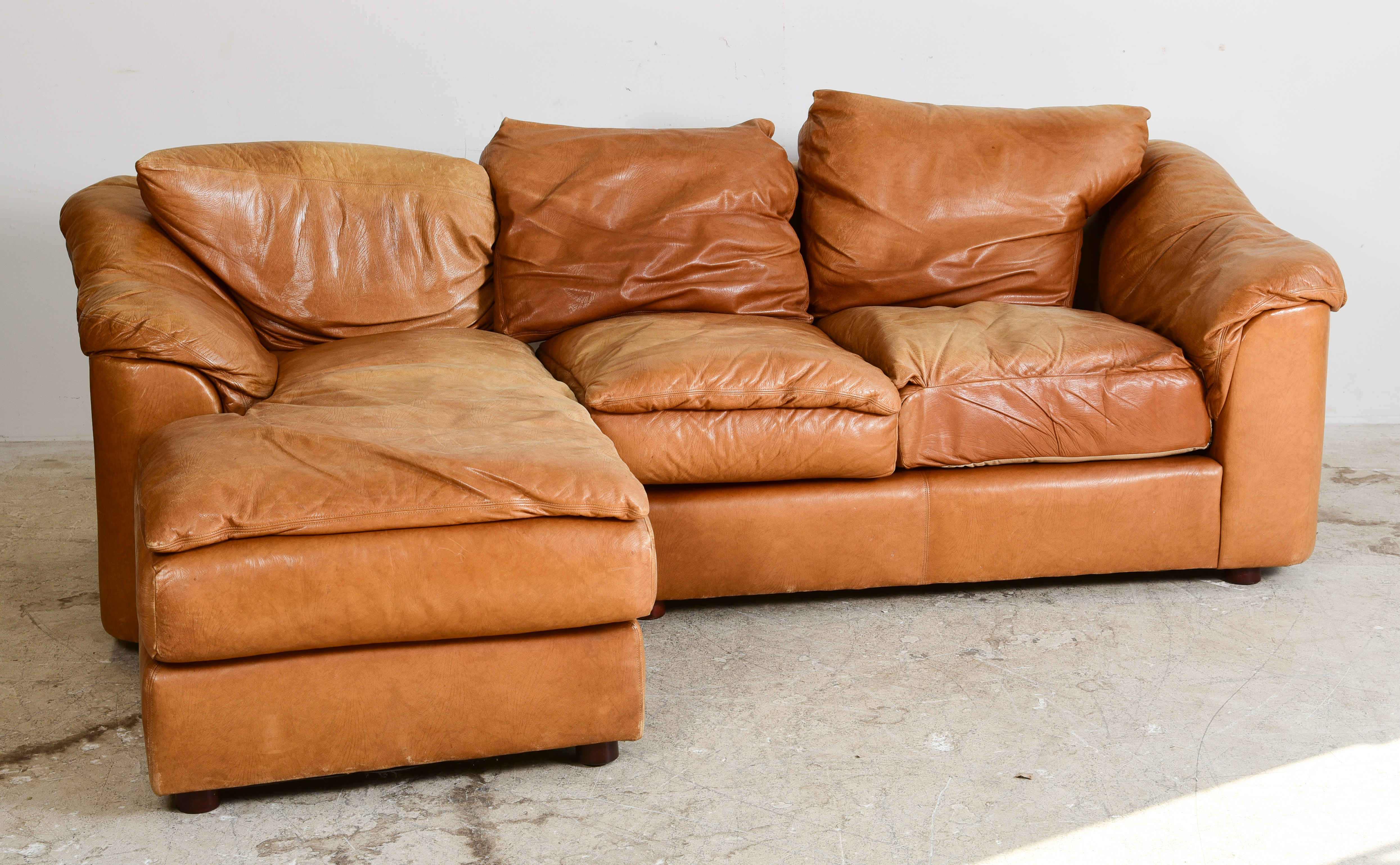 Contemporary leather sofa w/ chaise