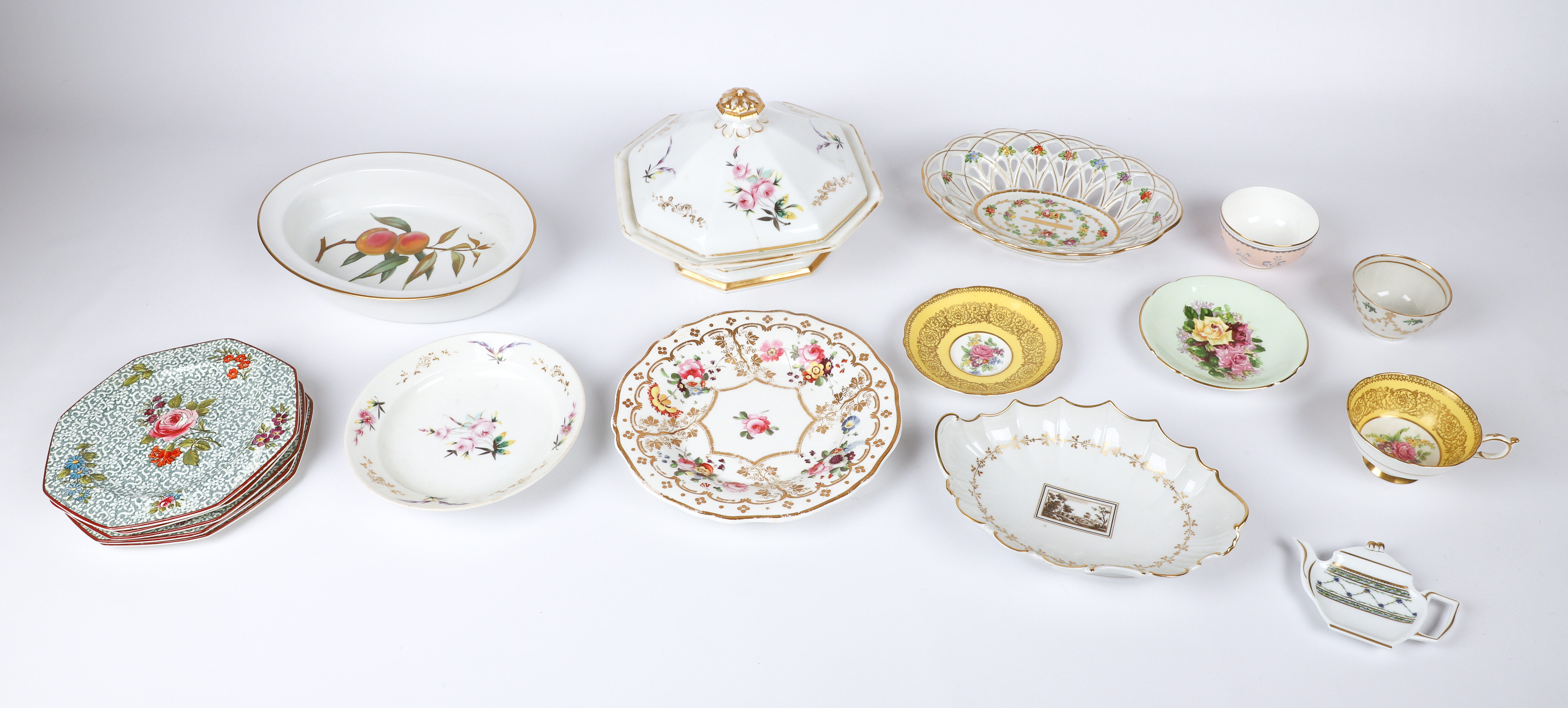 (17) Pcs porcelain, including (5) Wedgwood