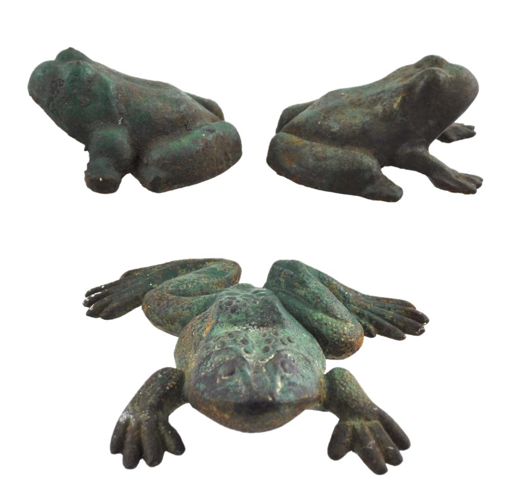 THREE SMALL CAST IRON GARDEN FROGS  3b1310