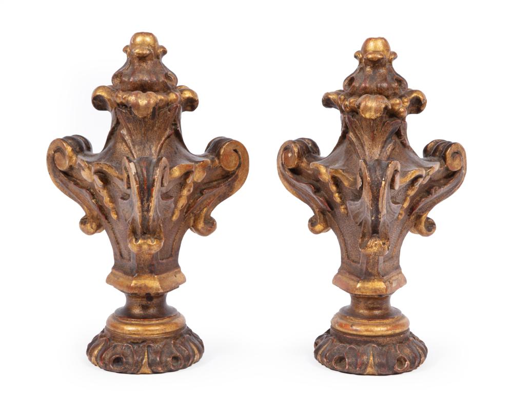 PAIR OF CONTINENTAL CARVED GILTWOOD 3b1643