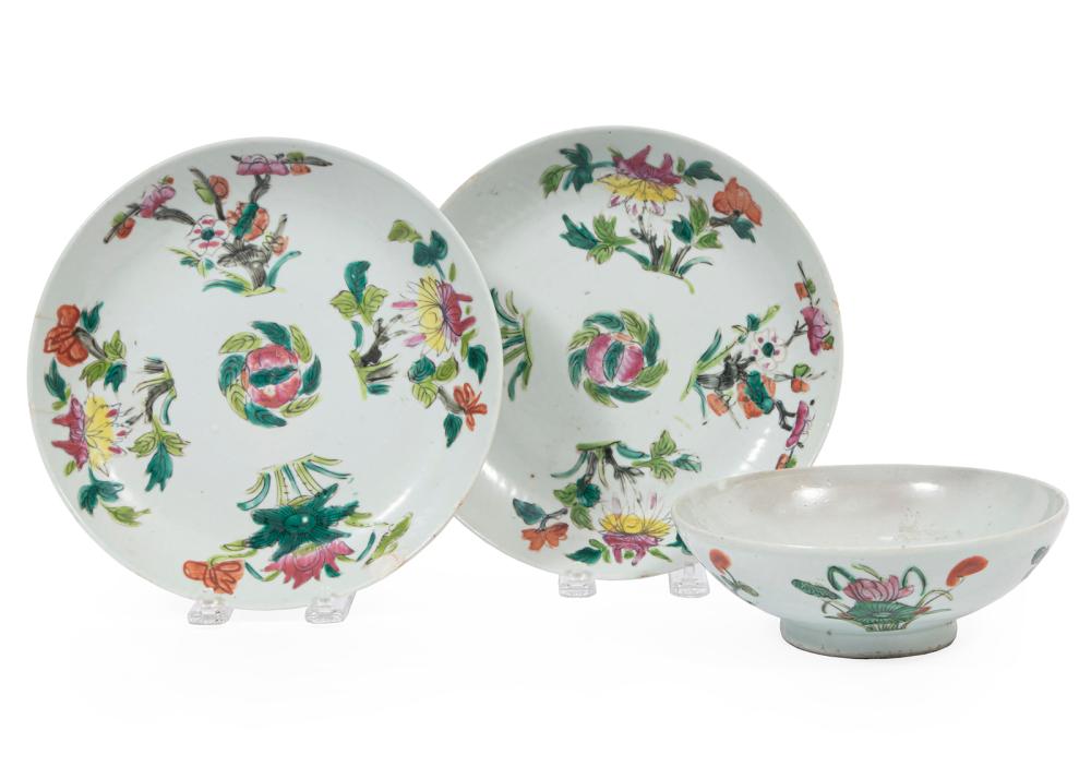 THREE CHINESE FAMILLE ROSE PORCELAIN