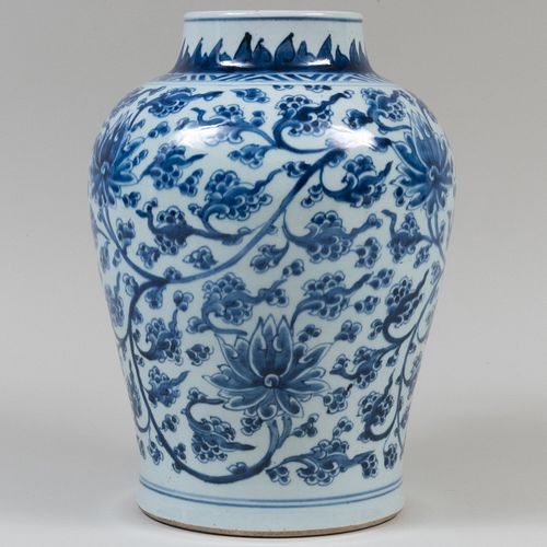 CHINESE BLUE AND WHITE PORCELAIN