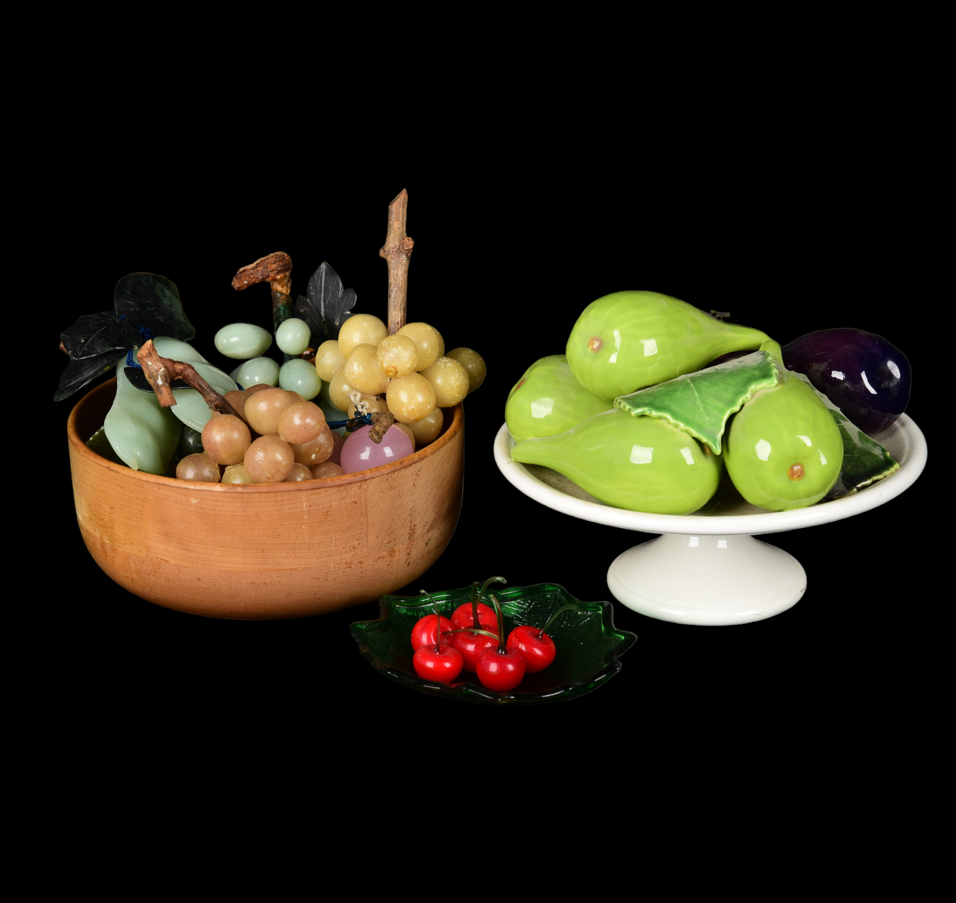 Lot of faux fruit, c/o Woodbury Woodenware