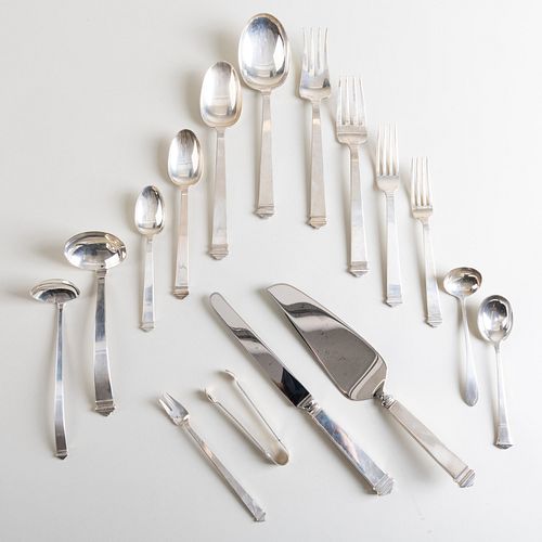 TIFFANY CO SILVER FLATWARE SERVICE 3b1c9b