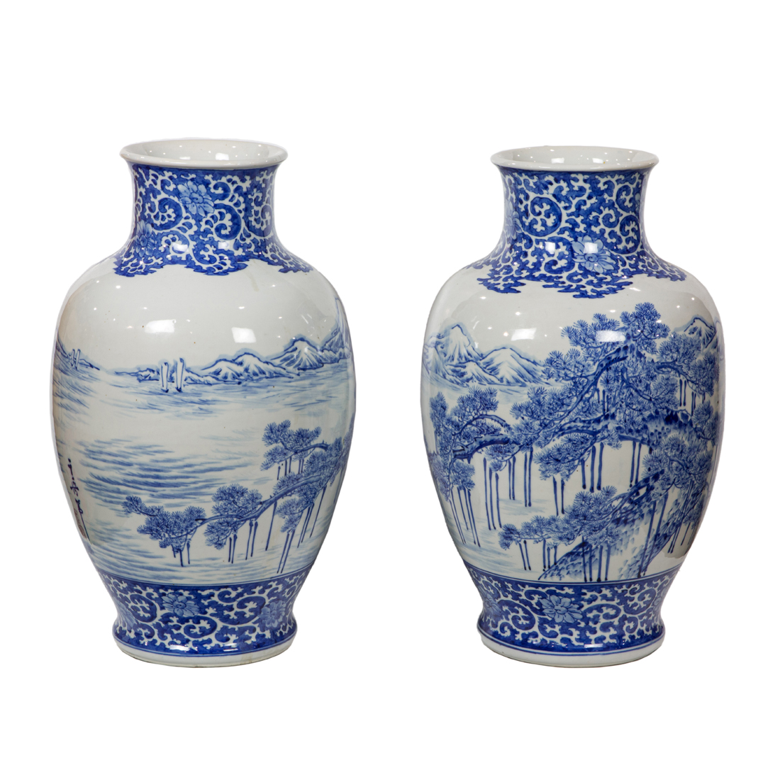 PAIR OF ASIAN UNDERGLAZE BLUE VASE 3b43f6