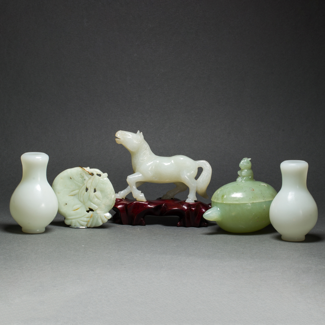 GROUP OF CHINESE HARDSTONE AND 3b440a
