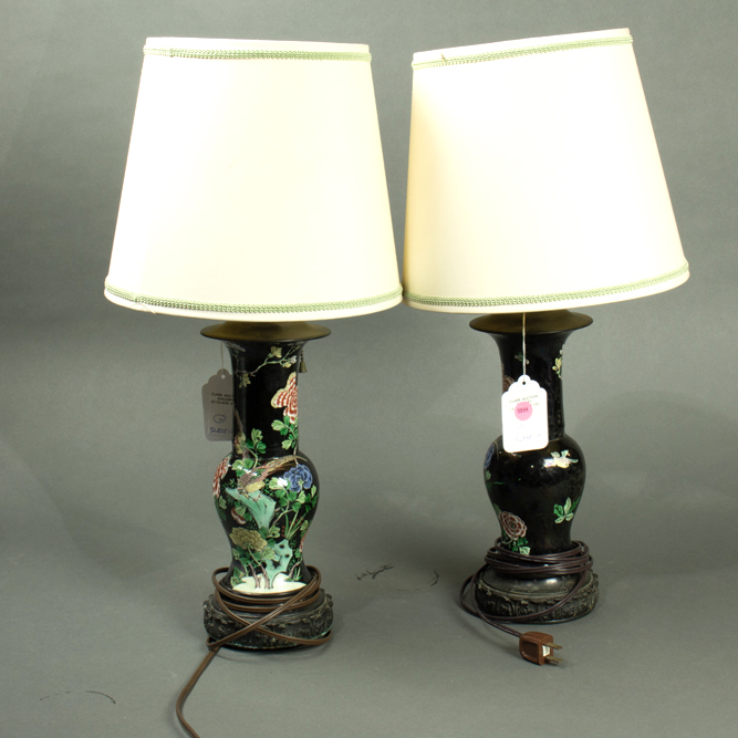 PAIR OF CHINESE FAMILLE NOIR VASES 3b441a