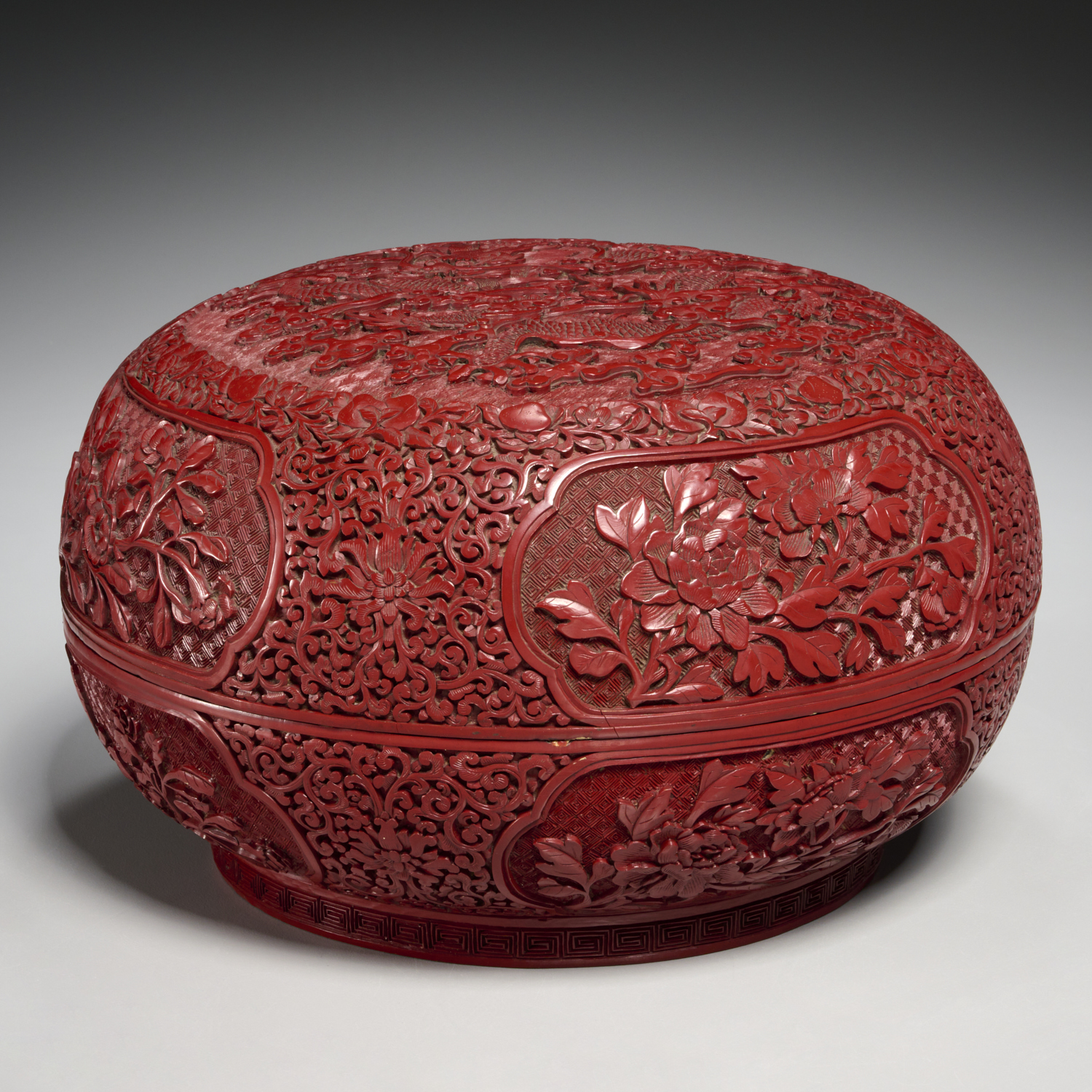 FINE CHINESE CARVED CINNABAR BOX 3b44f8