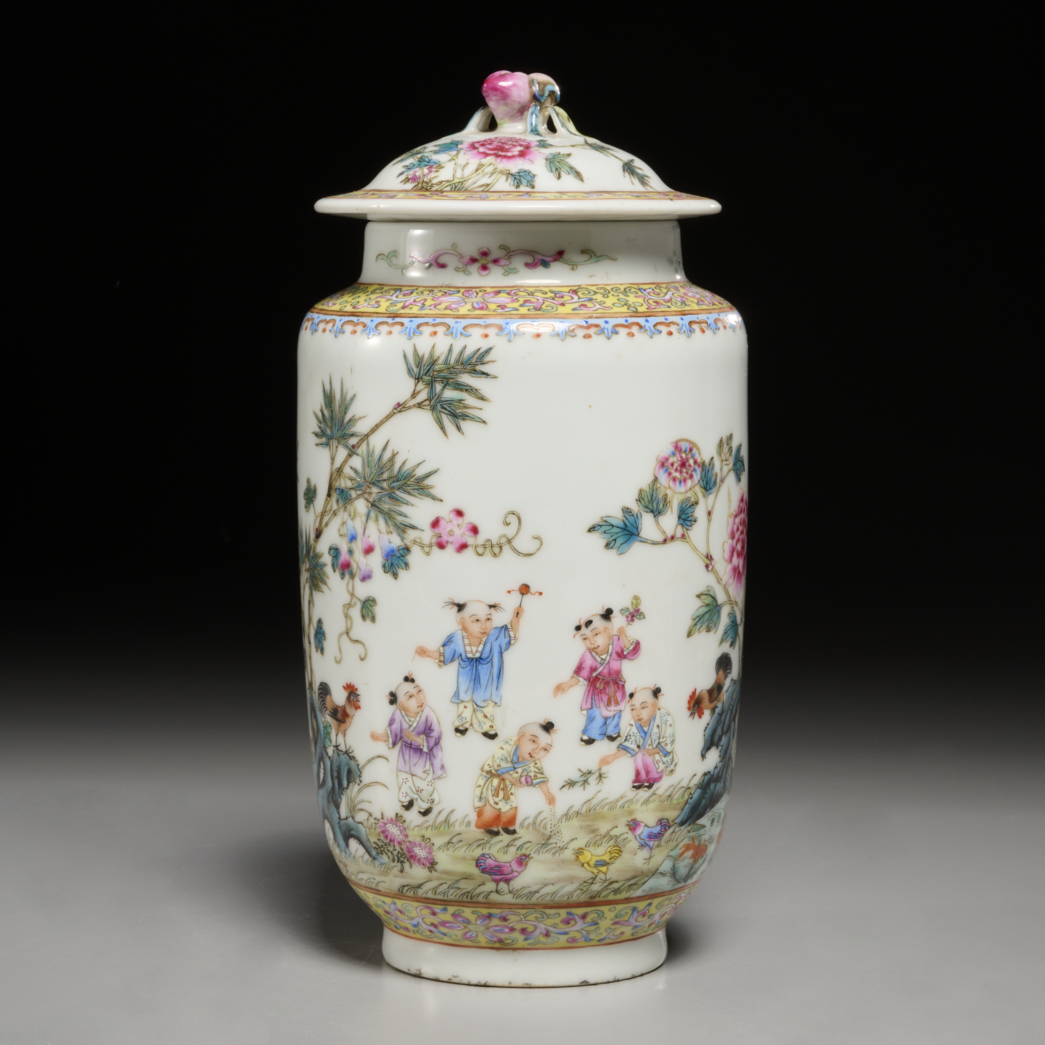 CHINESE FAMILLE ROSE JAR AND COVER  3b45fc