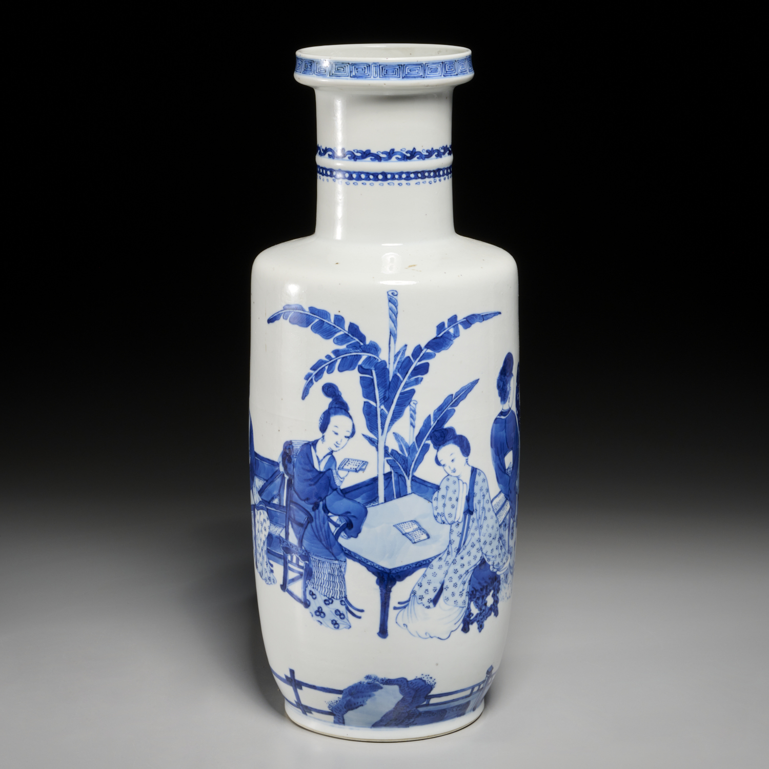 LARGE CHINESE BLUE AND WHITE ROULEAU 3b4650