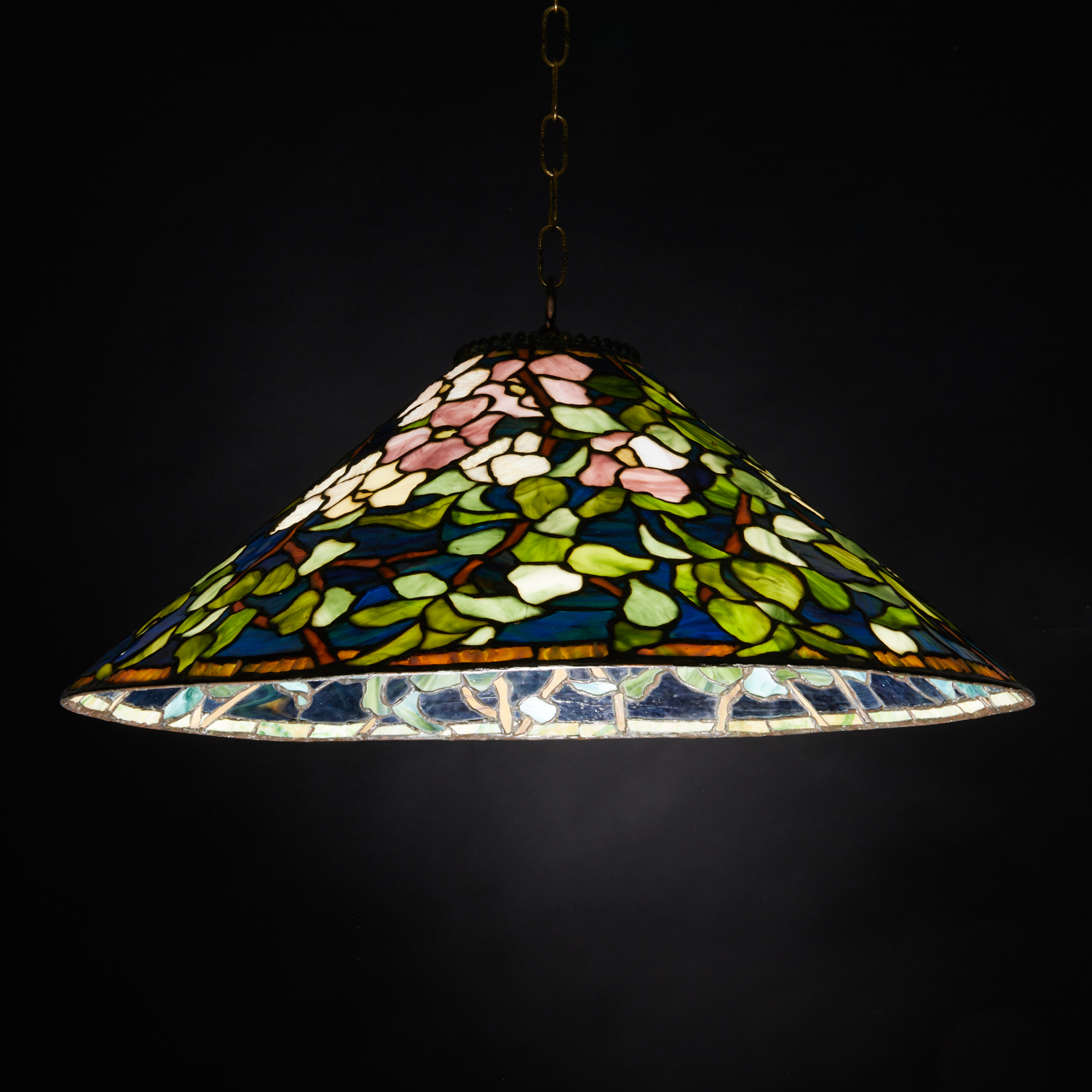 AMERICAN LEADED GLASS 'APPLE BLOSSOM'