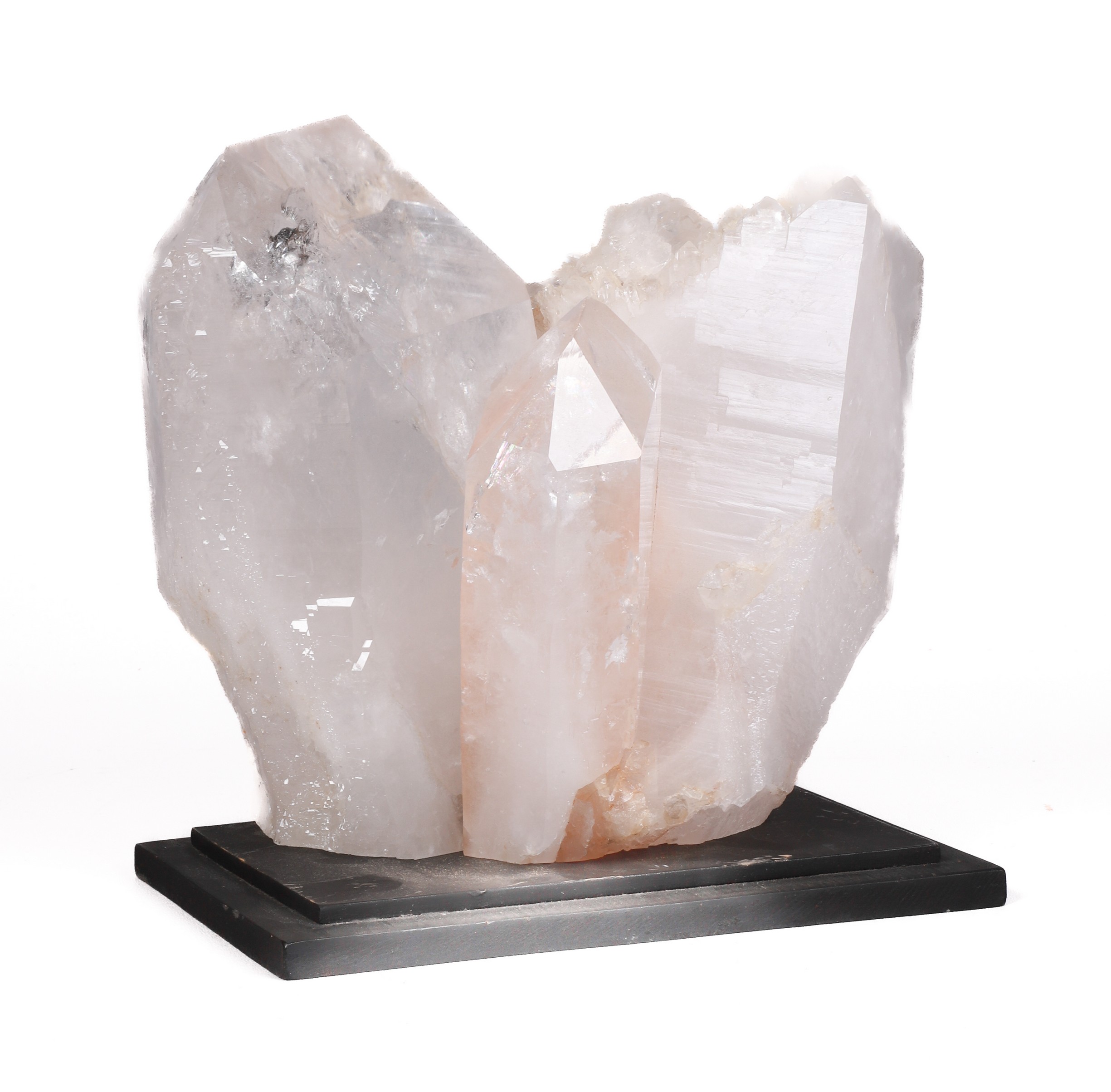 Oversized quartz specimen on wood 3b4802