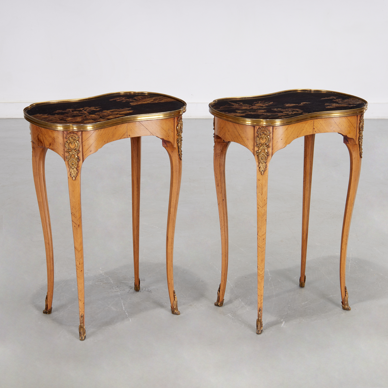 PAIR LOUIS XVI STYLE CHINOISERIE 3b481a