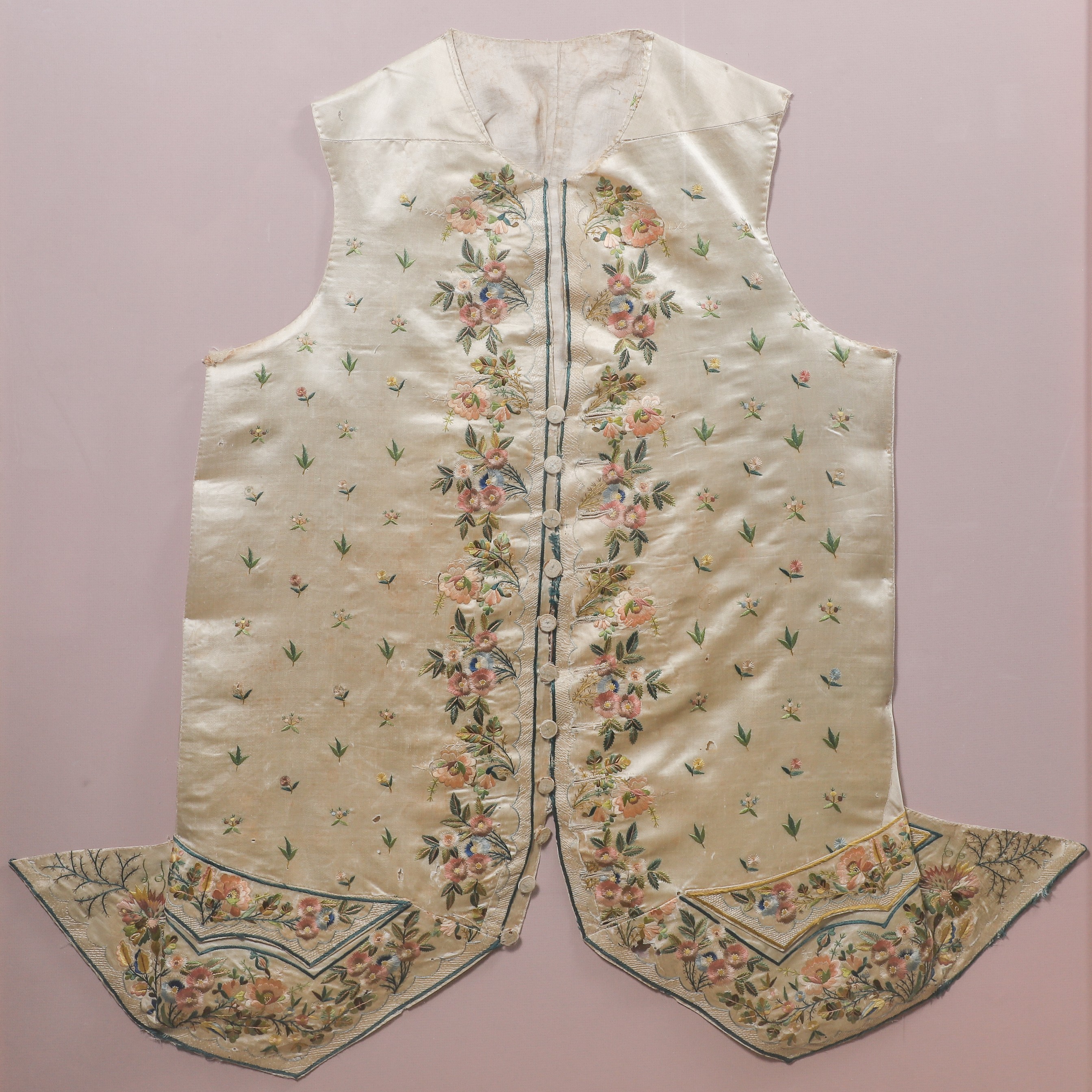 Early to mid 18th c embroidered 3b48c1