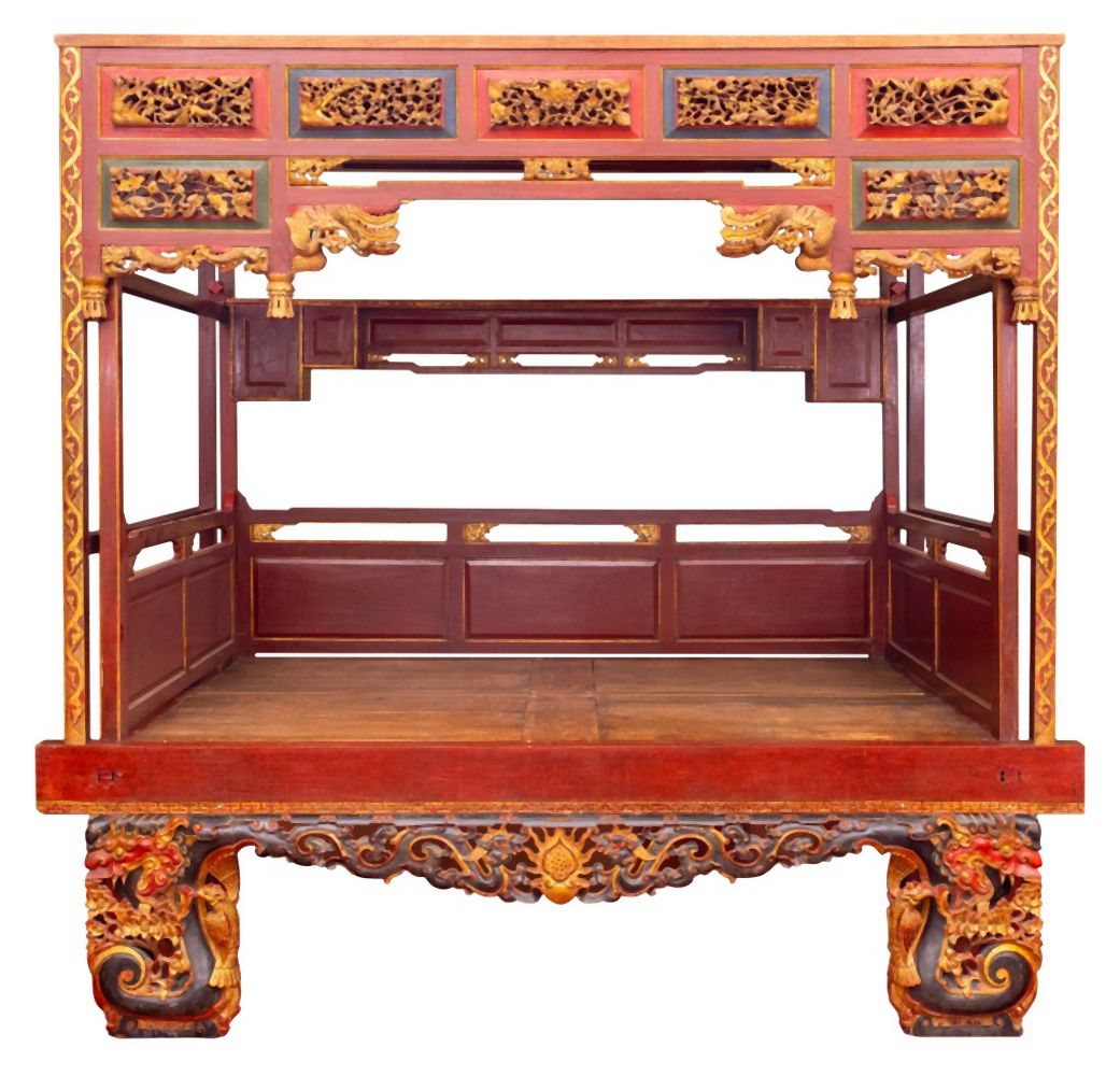 CHINESE QING POLYCHROMED AND GILT 3b4a9d