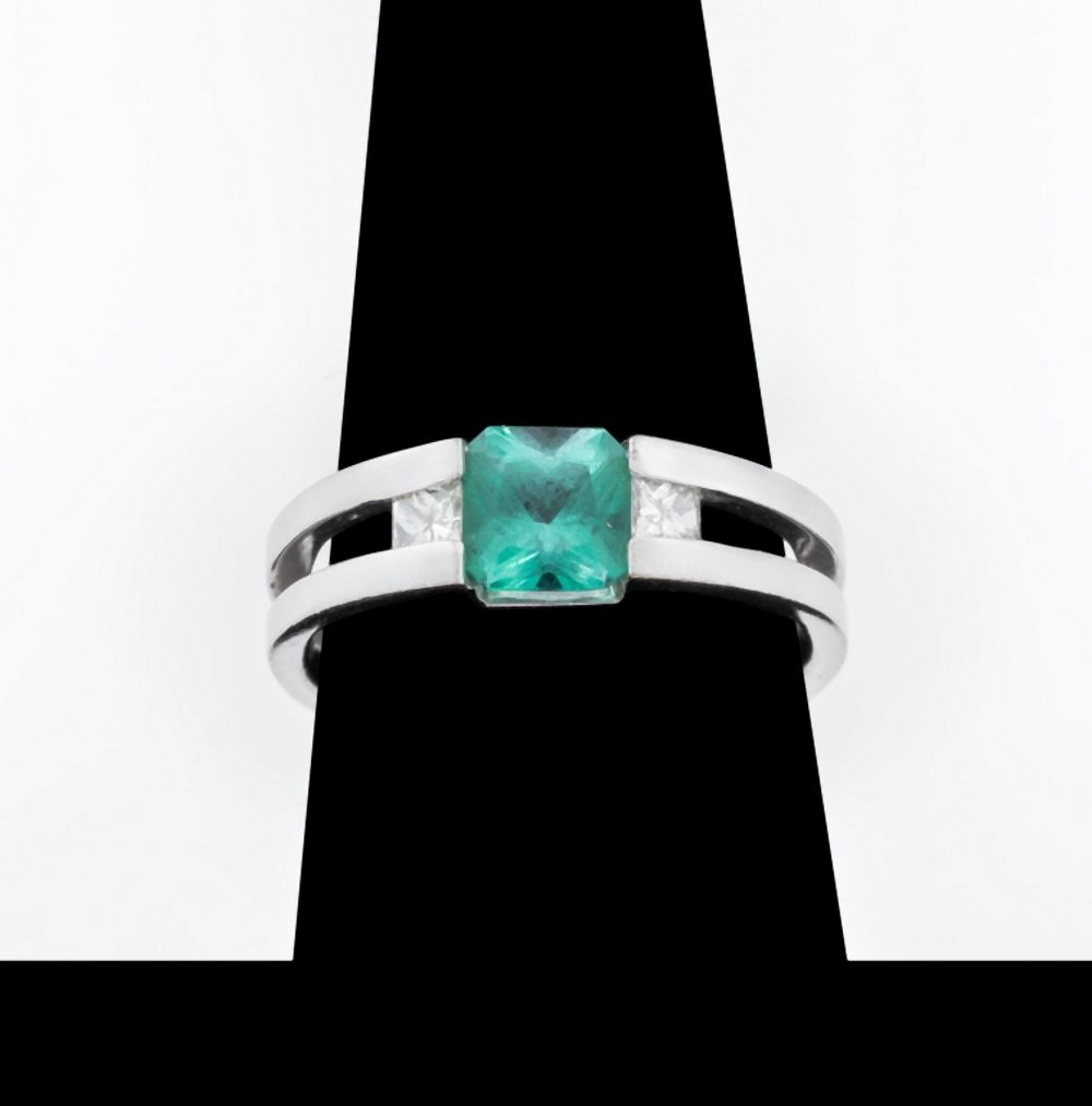 18K WHITE GOLD GREEN BERYL DIAMOND