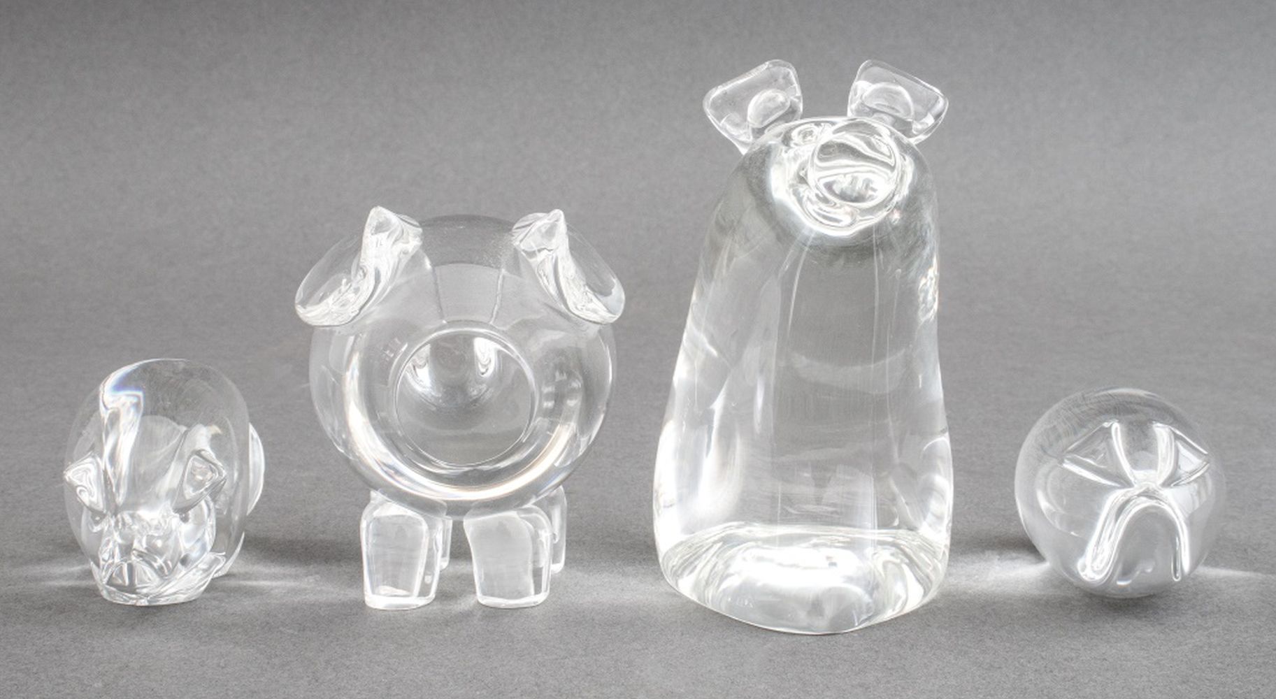 STEUBEN GLASS PIG FIGURES, 4 Group