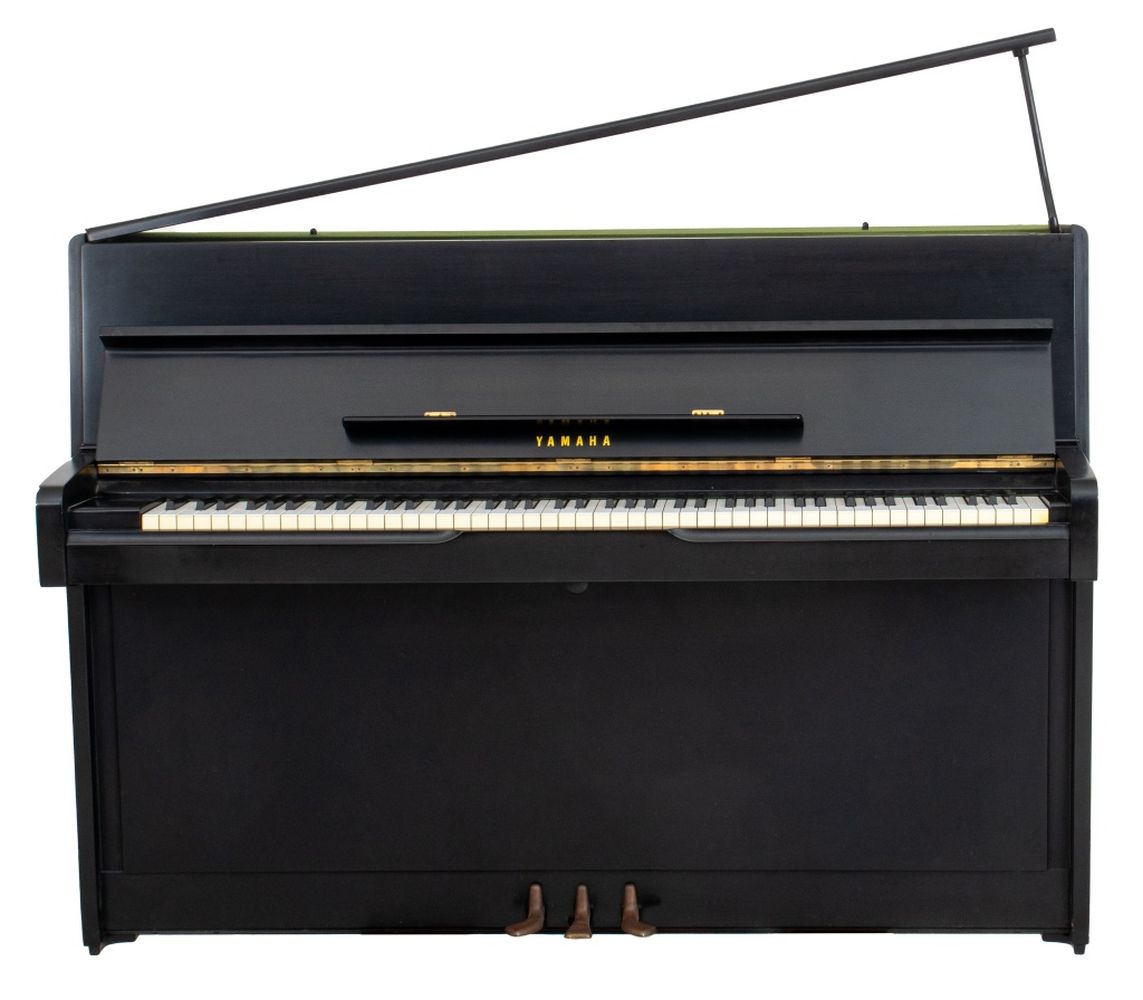 YAMAHA UPRIGHT PIANO, 1970S Vintage