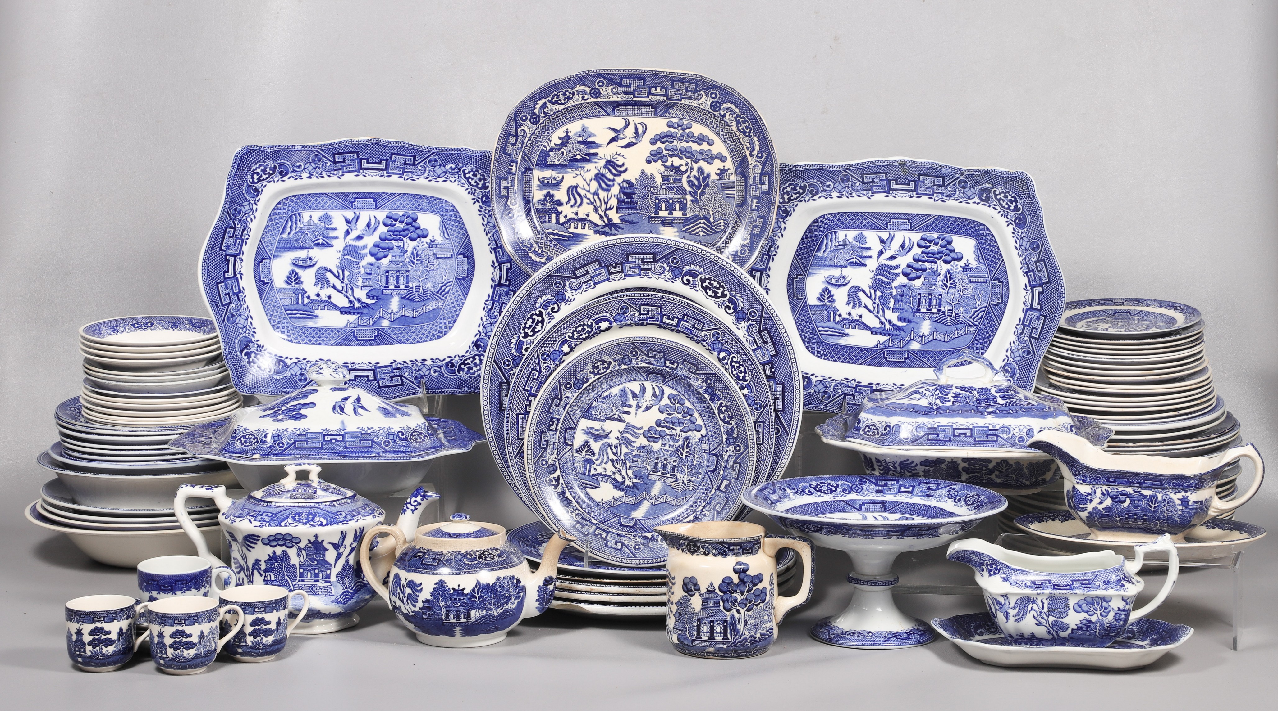 (91) Pcs Blue Willow porcelain dinnerware,