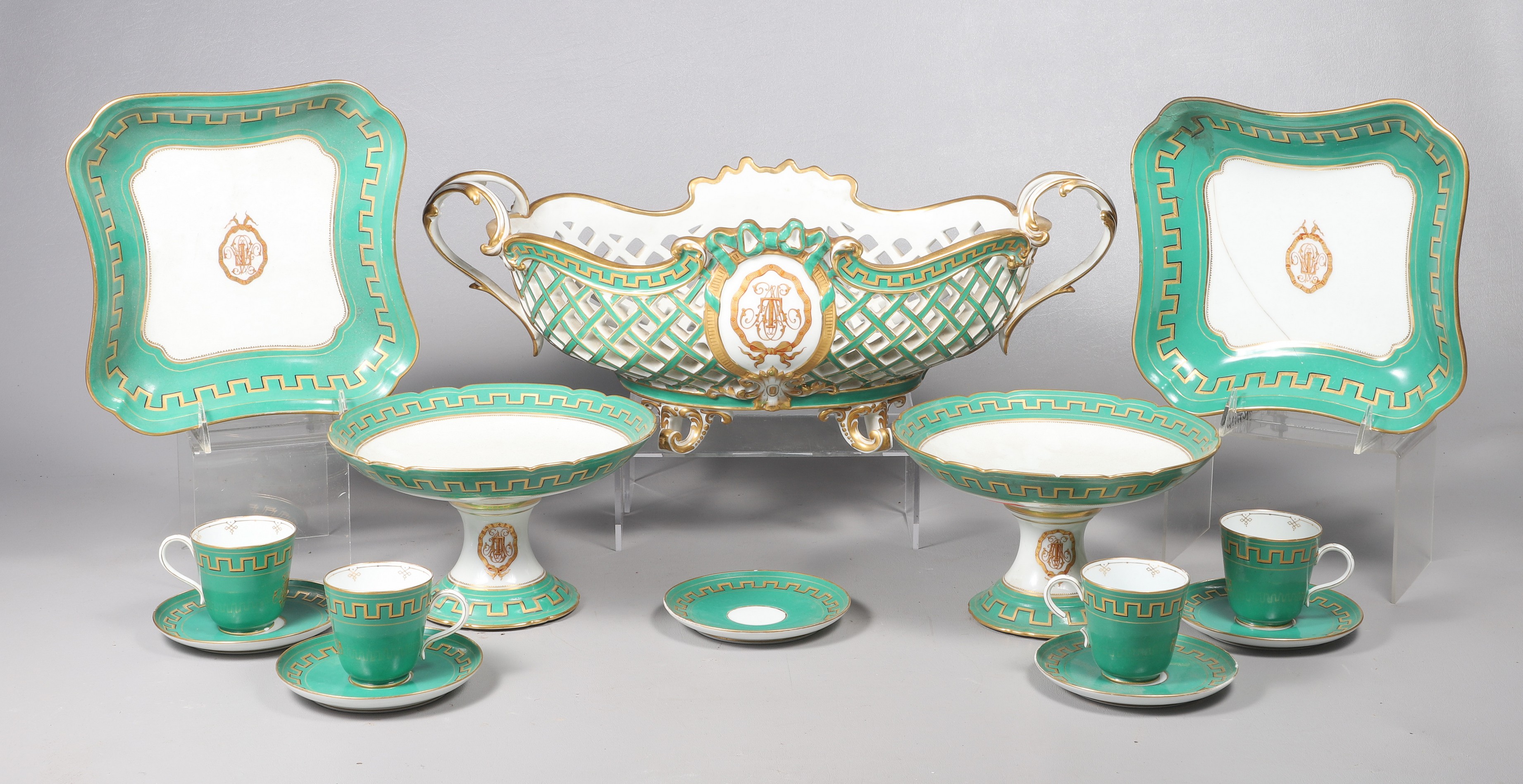 14-Piece Paris porcelain parcel-gilt