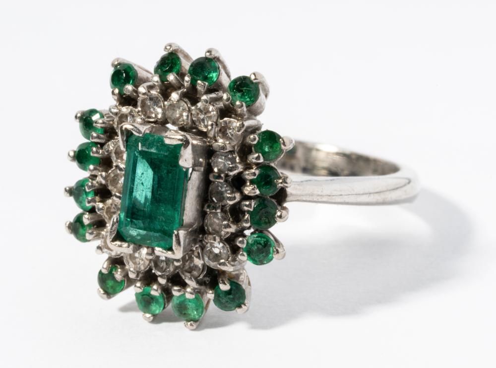 18 KARAT WHITE GOLD EMERALD AND 3b4f80