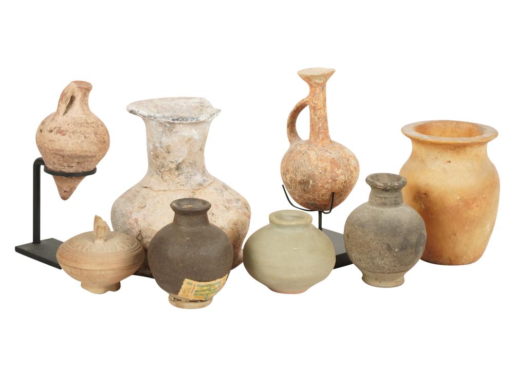 EIGHT SMALL EARTHENWARE VESSELSEight