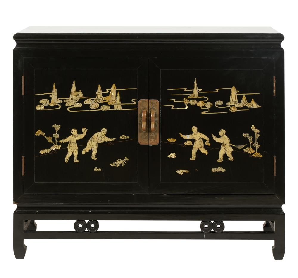 CHINESE-STYLE LACQUERED CABINETChinese-Style
