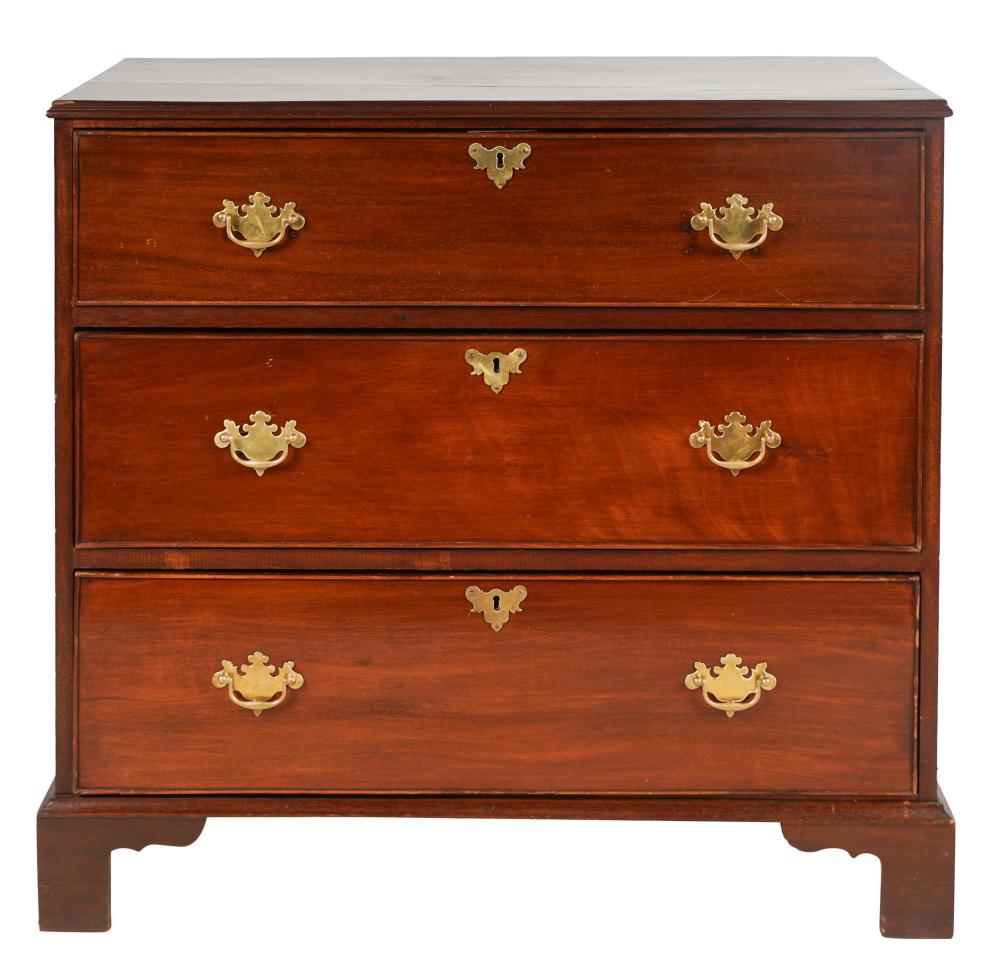 FEDERAL-STYLE MAHOGANY CHEST OF