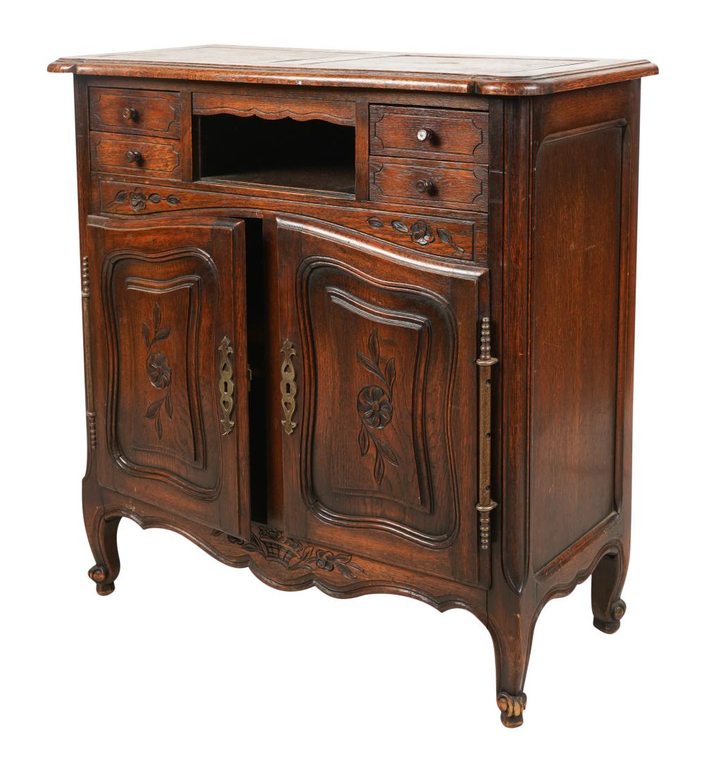 FRENCH PROVINCIAL STYLE OAK CABINETFrench 3b525f