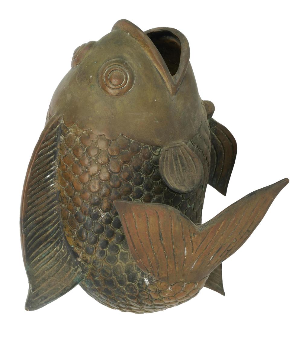 JAPANESE BRONZE FISH FIGUREJapanese 3b52e0