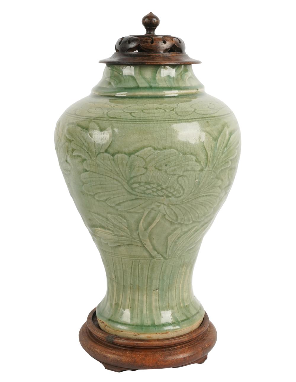 CHINESE CELADON-GLAZED VASEChinese