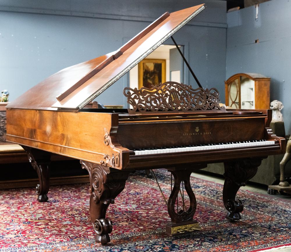 STEINWAY AND SONS: GRAND PIANOSteinway