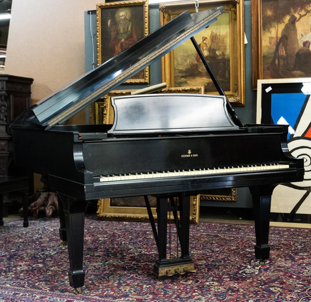 STEINWAY AND SONS MODEL L GRAND PIANOSteinway