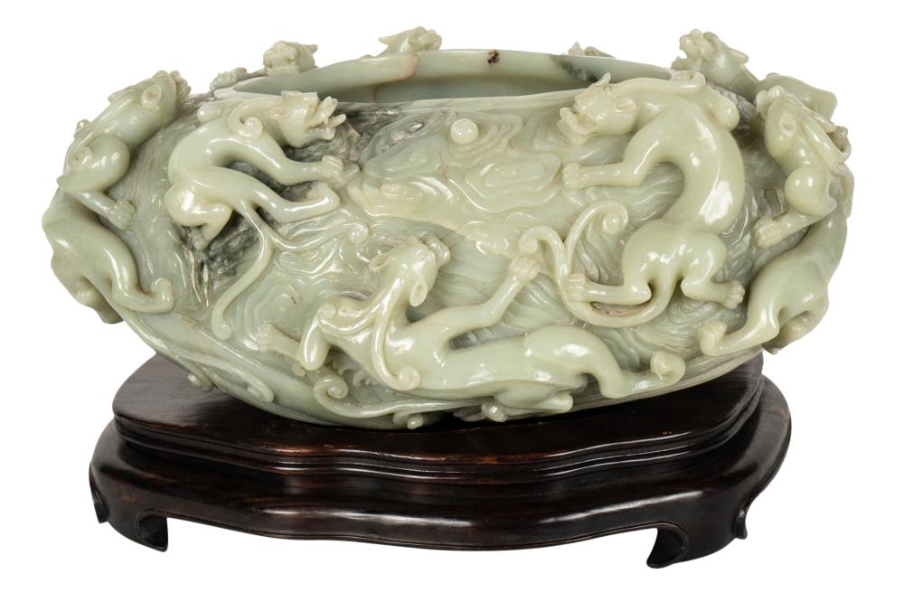 LARGE CHINESE CARVED JADE BOWLLarge 3b5506