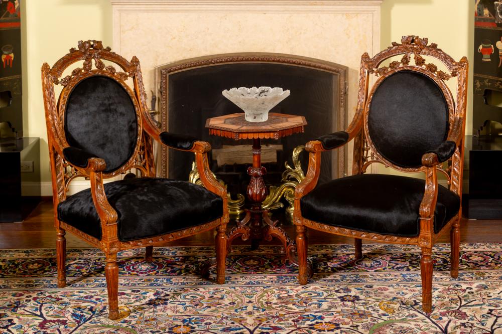 PAIR OF HIDE UPHOLSTERED CARVED 3b558c