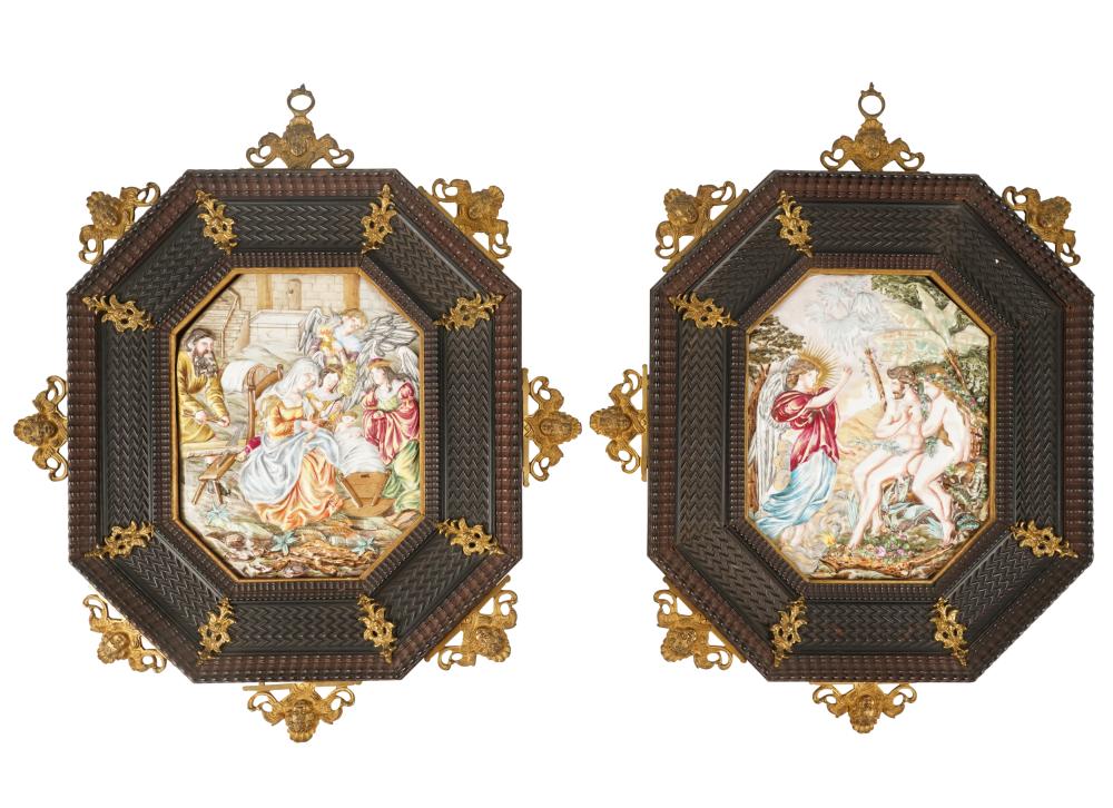 PAIR OF CAPODIMONTE PORCELAIN PLAQUESPair