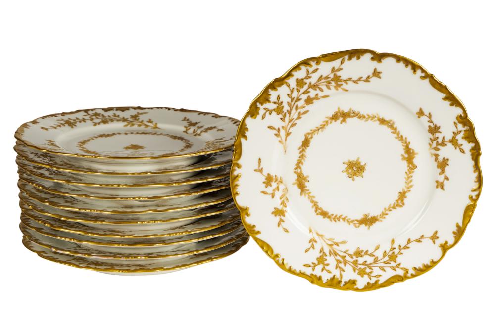 SET OF LIMOGES PORCELAIN LUNCHEON PLATESSet