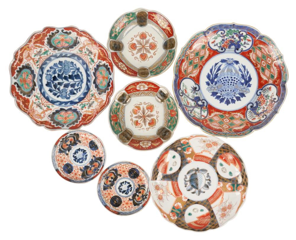 COLLECTION OF JAPANESE IMARI PORCELAINCollection 3b5659