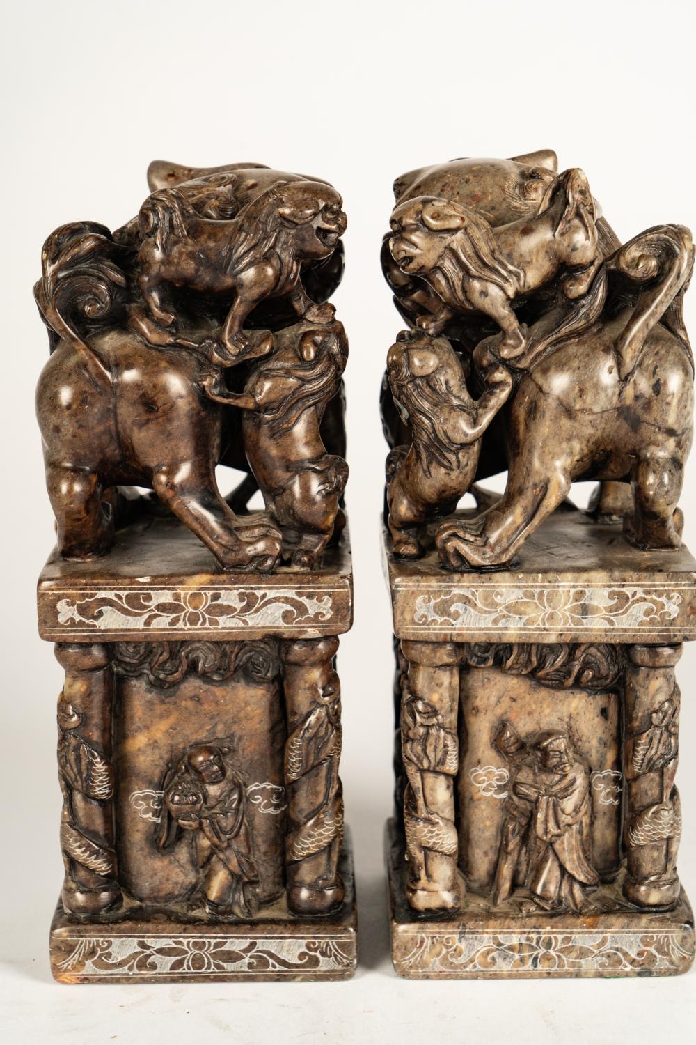 TWO CHINESE FOO DOG FIGURESTwo 3b56d3