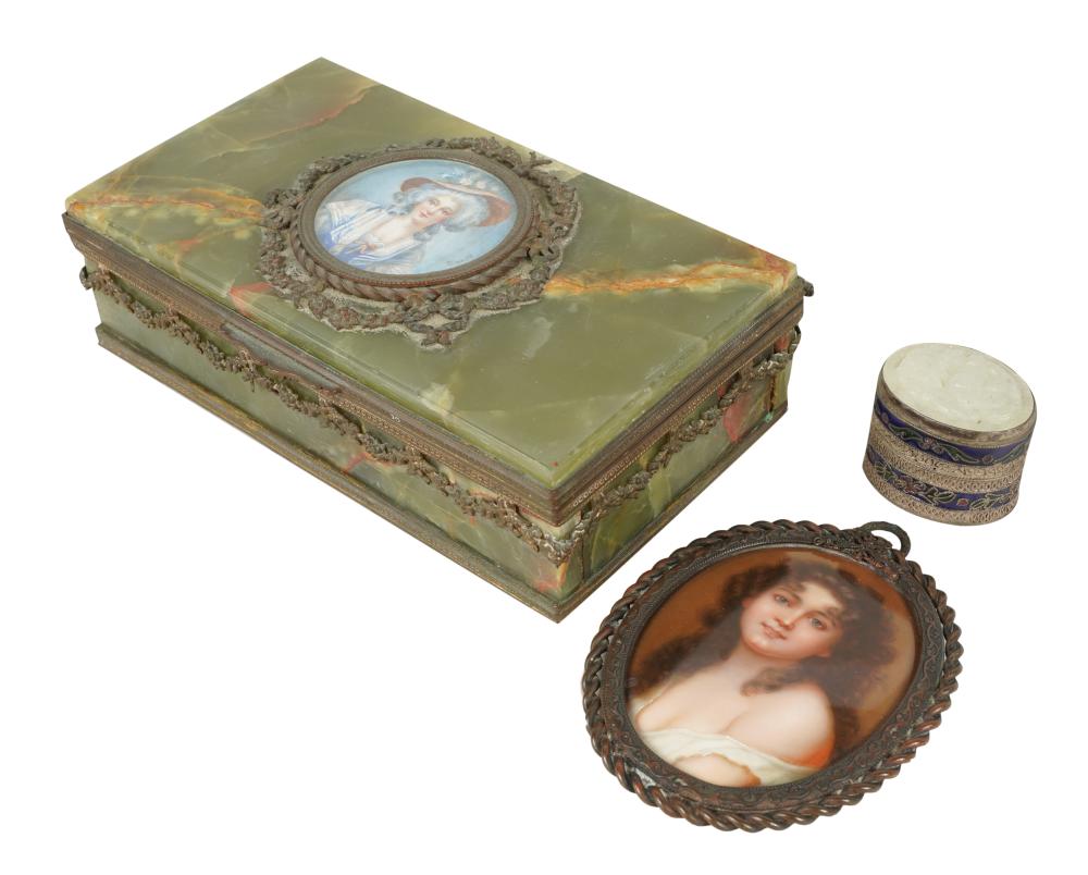 TWO CONTINENTAL BOXES AND A PORTRAIT 3b5824