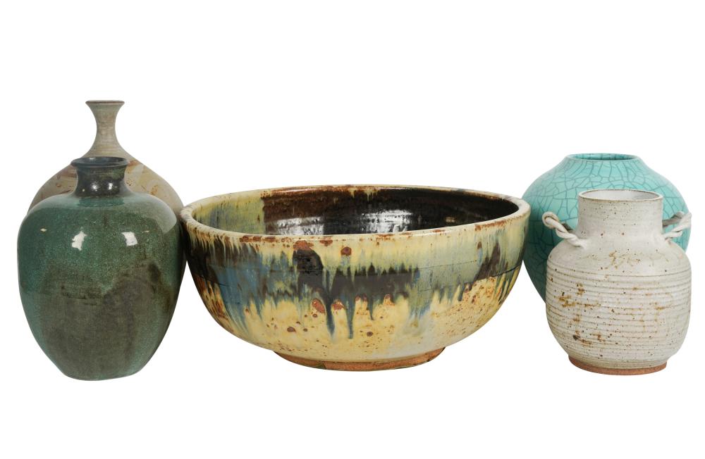 GROUP OF ART POTTERY VESSELSGroup 3b584c