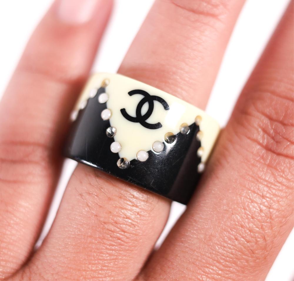 VINTAGE CHANEL ZIGZAG COCO MARK RING,