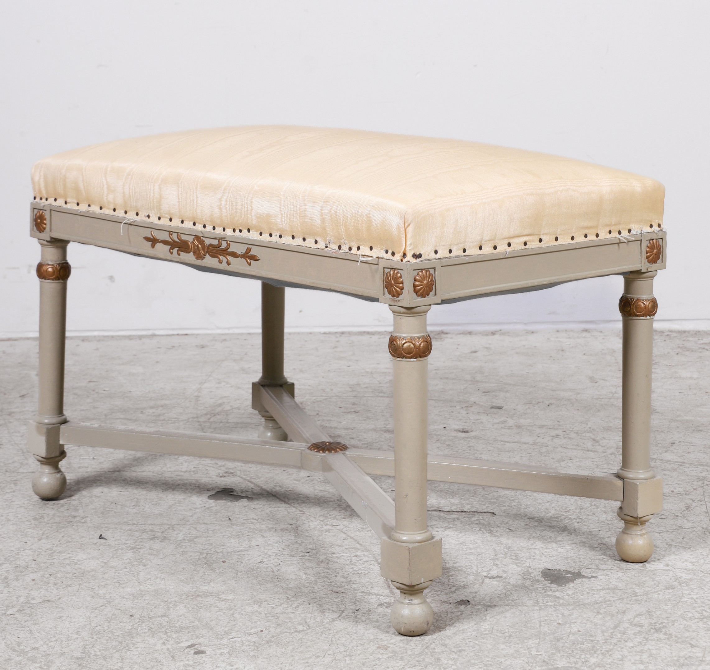 French style paint decorated bench  3b5aed