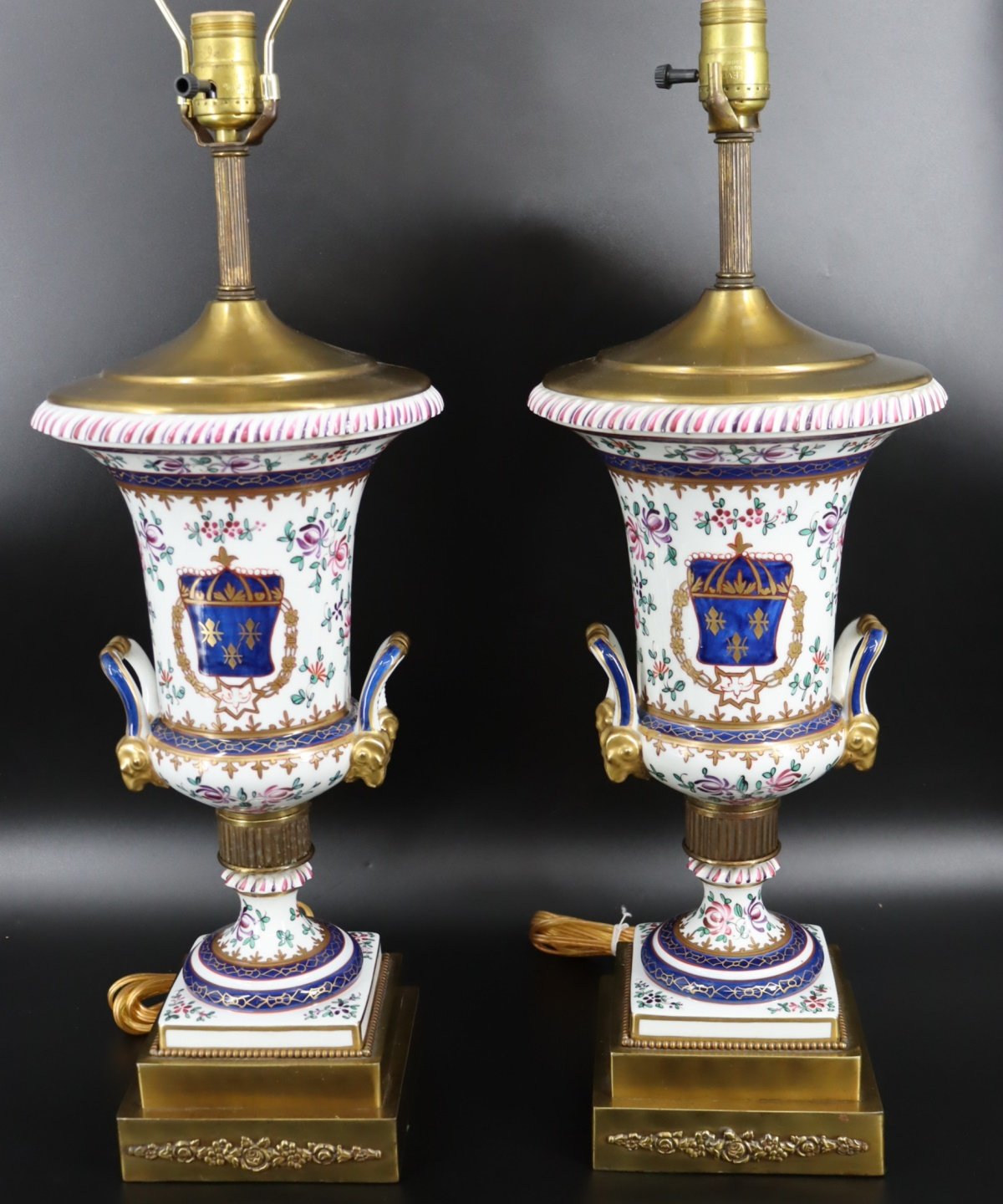 A PAIR OF SAMSON STYLE PORCELAIN 3b3714