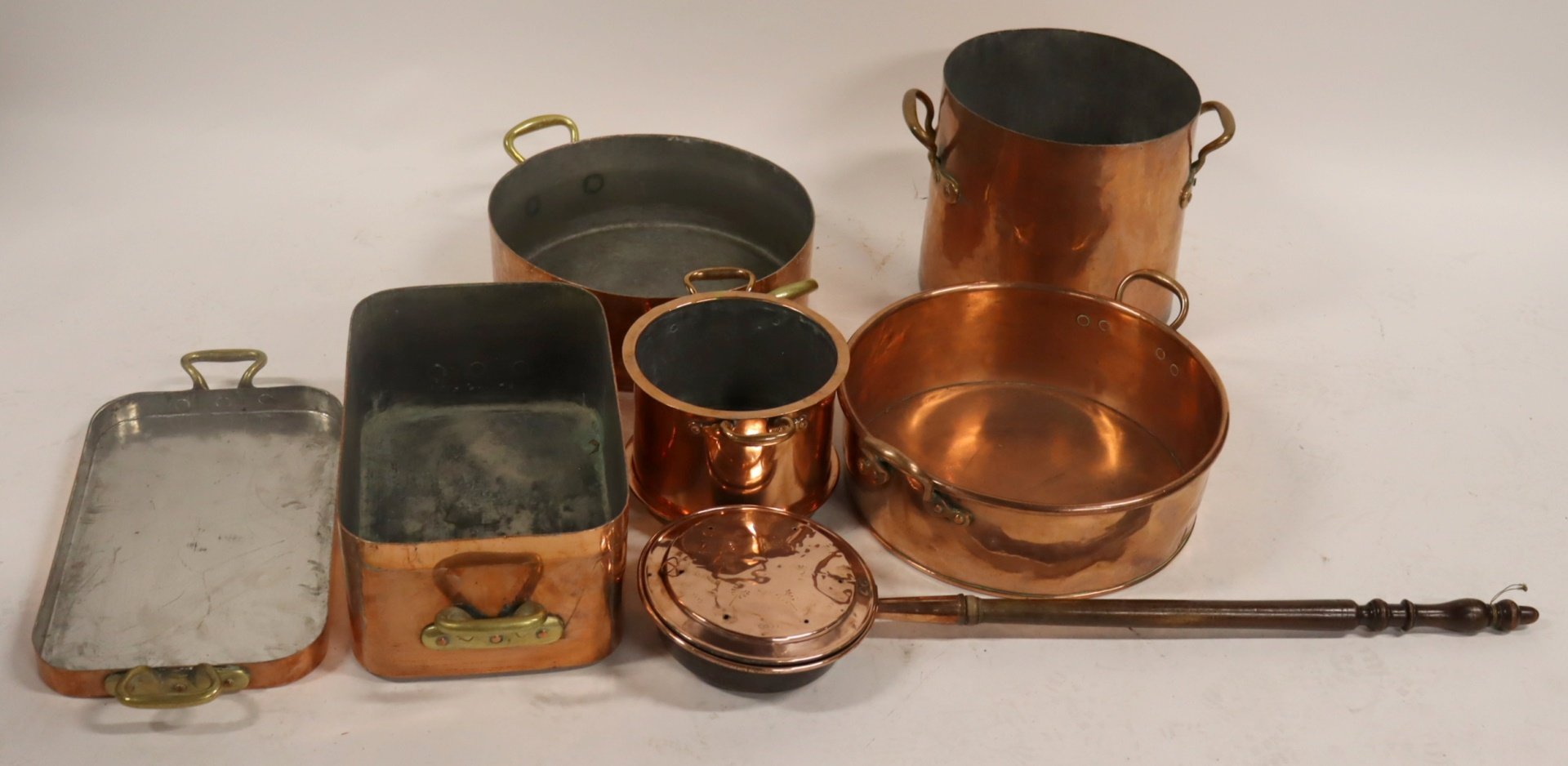 LOT OF ASSORTED COPPER CONTAINERS  3b371c