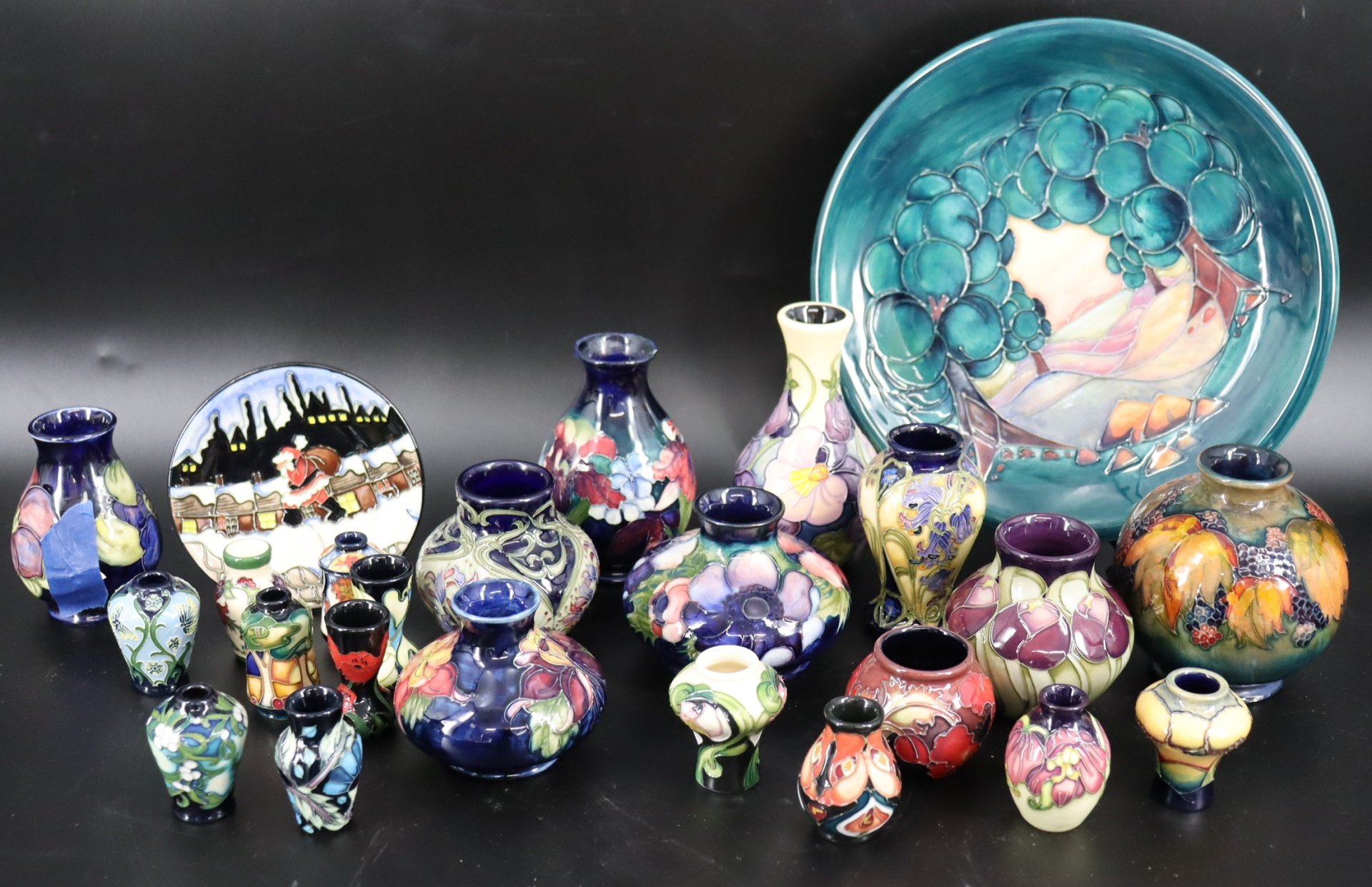 24 PIECES OF ASSORTED MOORCROFT 3b3755