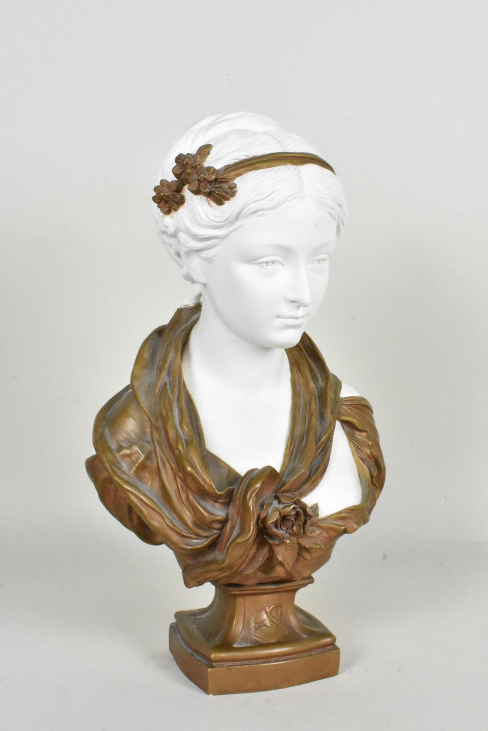 ANTIQUE PORCELAIN BUST OF A LADY BY