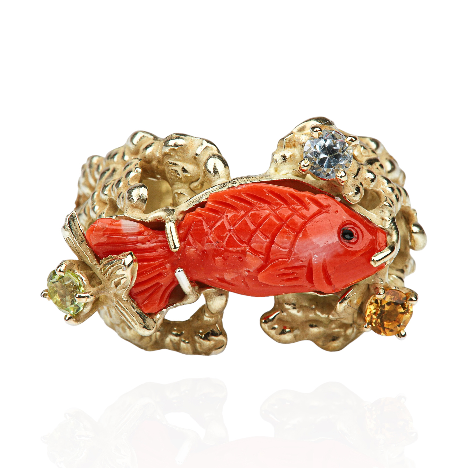 14K Yellow Gold Carved Coral Fish 3b39ee