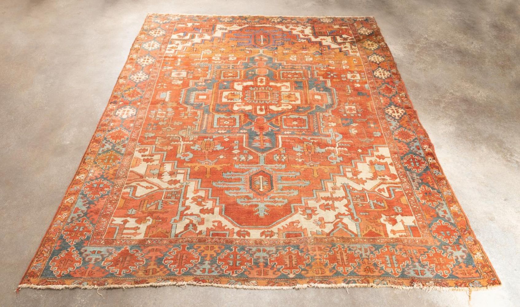 HAND KNOTTED WOOL PERSIAN HERIZ  3b3e81